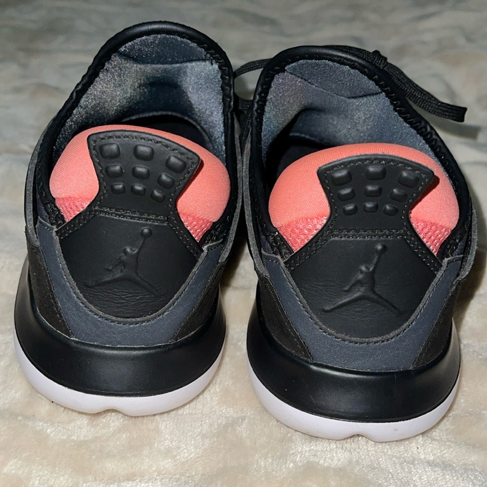 Girls black and pink tennis shoes